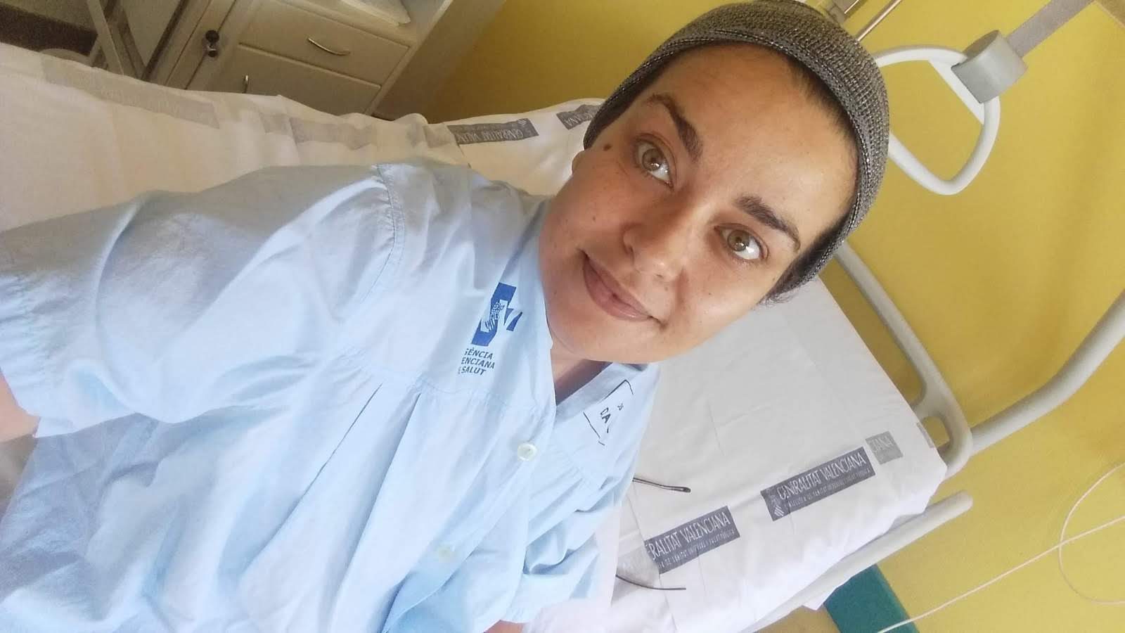 Verónica durante su hospitalización por neumotórax