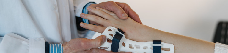 Kid hand fracture Kid hand fracture