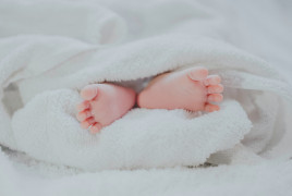 Pies de bebé recién nacido